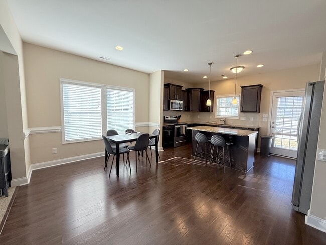 Photo - 15 Old Montague Way