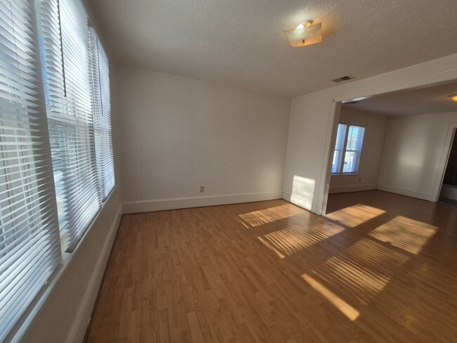 Photo - 661 Orange Ave E Unit 2