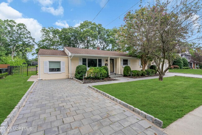 Photo - 455 W Lincoln Ave