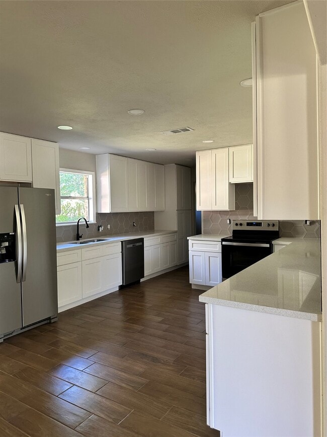 Photo - 1413 Forehand St