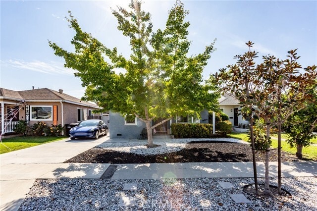 Building Photo - 4868 W 133rd St