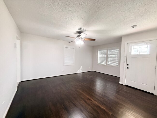 Photo - 1511 Avenue E