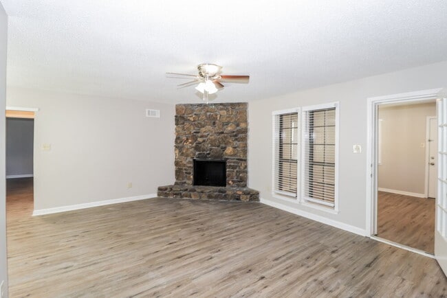 Photo - 2705 Van Leer Dr