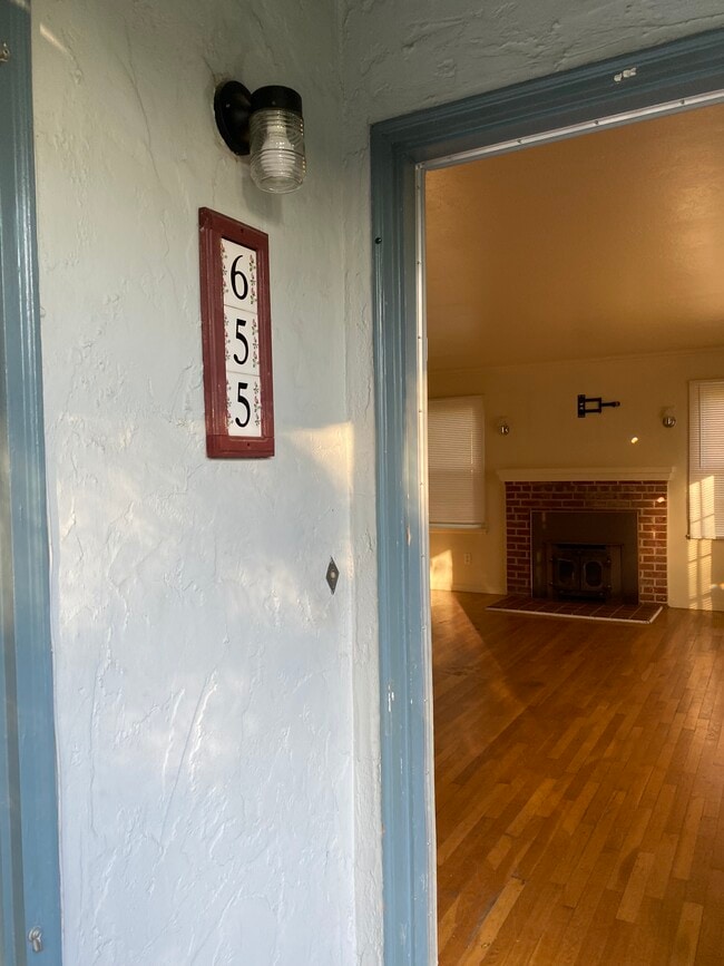 Photo - 655 E Fountain Way