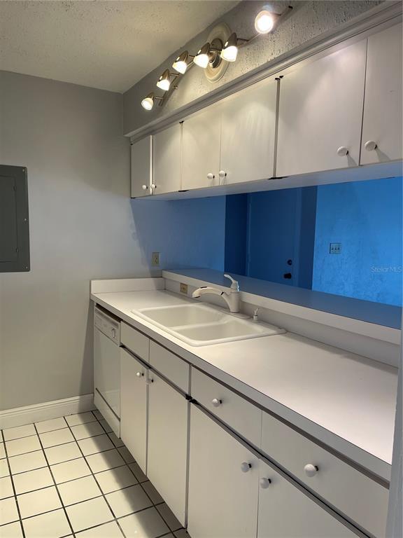 Photo - 2097 Corner Lake Unidad 2097