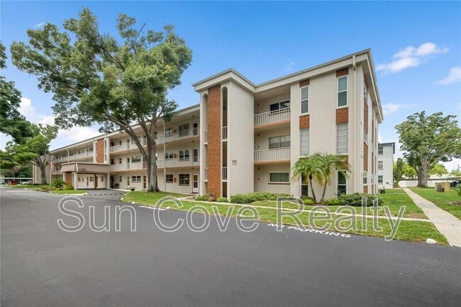 Building Photo - 5880 38th Ave N Unit Apt 305