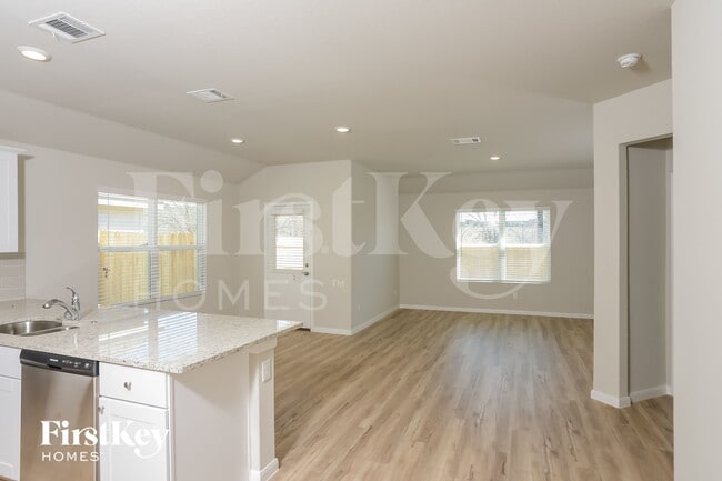 Photo - 1818 Morse Way