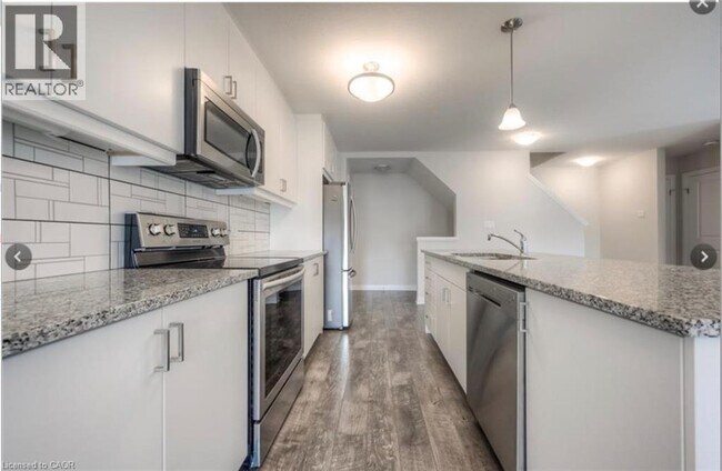 Photo - 115 S Creek Dr