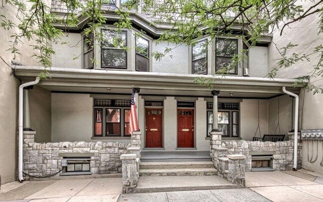 Building Photo - Charming & Spacious Historic 5-Bedroom Home for Rent in Carlisle, PA