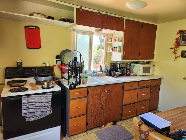 Photo - 136 N Madison St Unit B