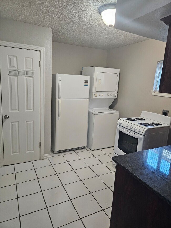 Photo - 1409 Wentworth St Unit B