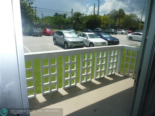 Photo - 1831 NE 38th St