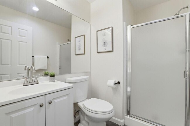 Photo - 6121 Lambeck Ln