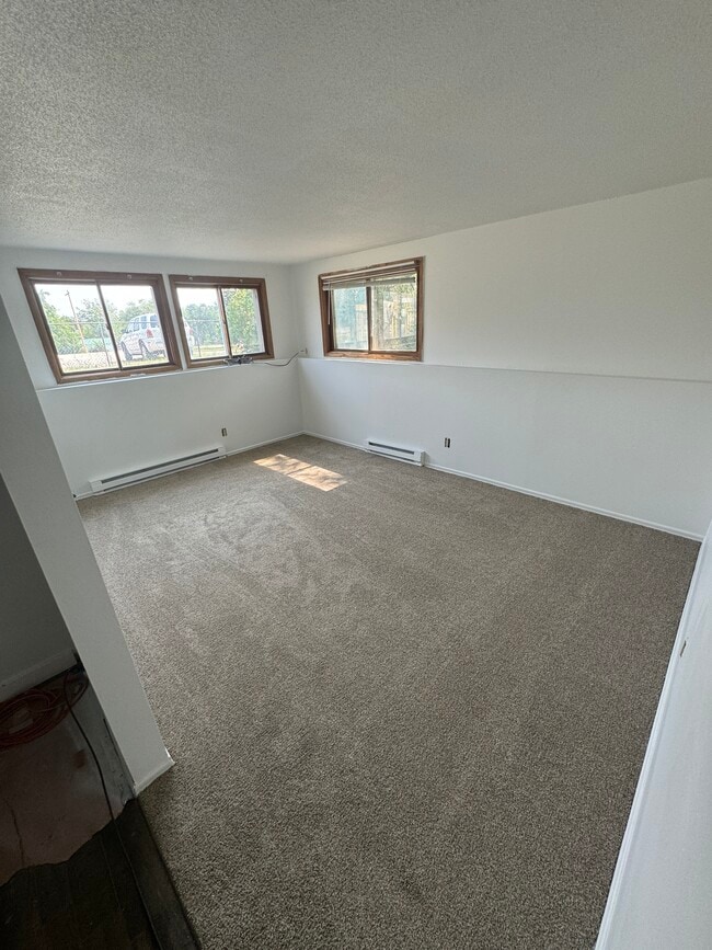 Photo - 907 Wood Ave