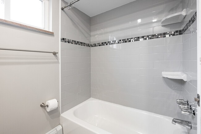 Mildon-tub and shower