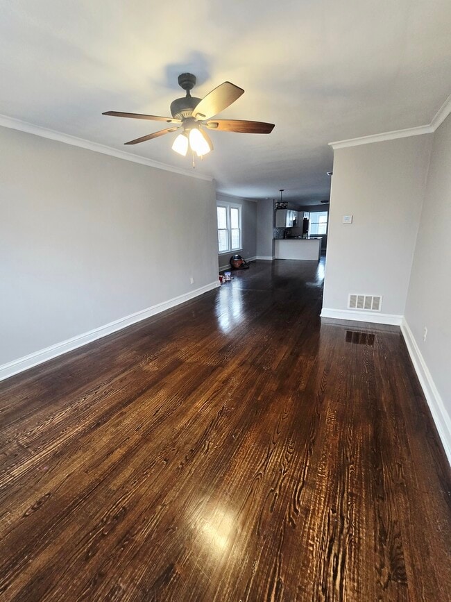 Photo - 4819 W George St