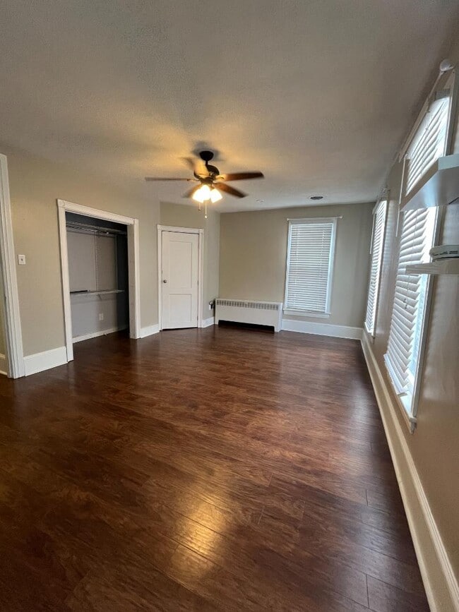Photo - 122 Center St