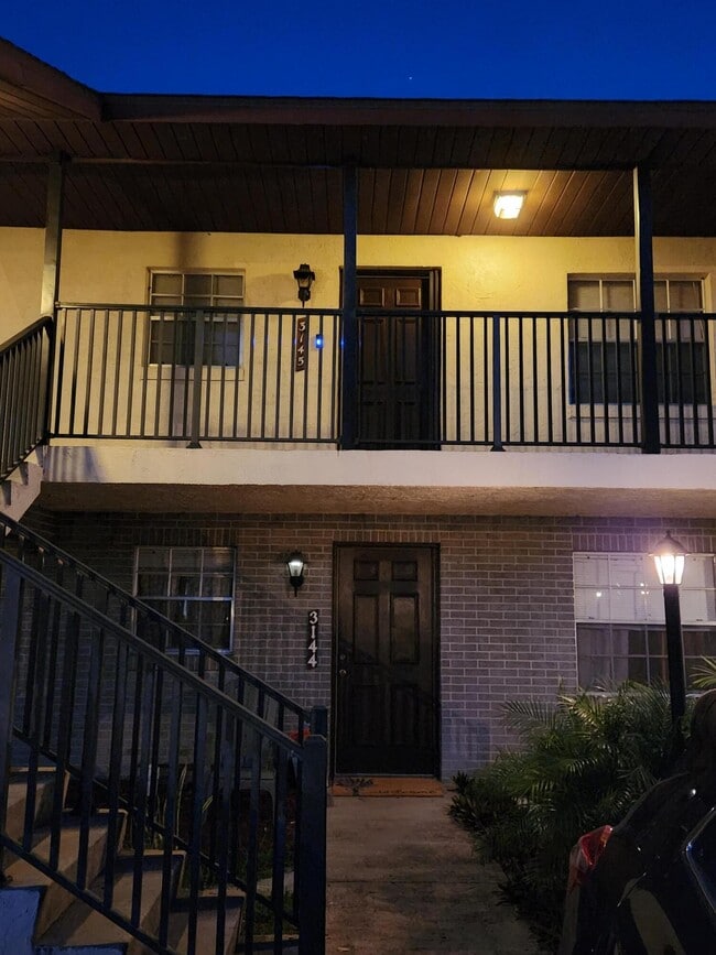 Photo - 3145 Sir Hamilton Cir Unit 11