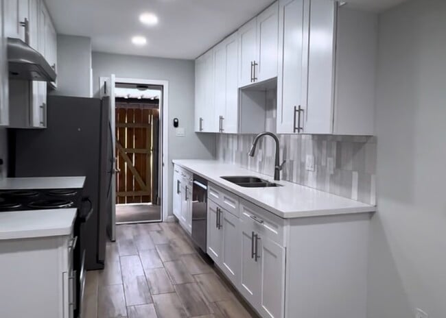 Photo - 10126 Emnora Ln