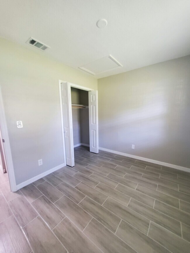 Photo - 3300 S 7th St