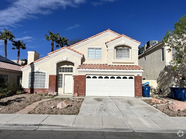 Building Photo - "Spacious 3-Bed Home with Fireplace & Hard...