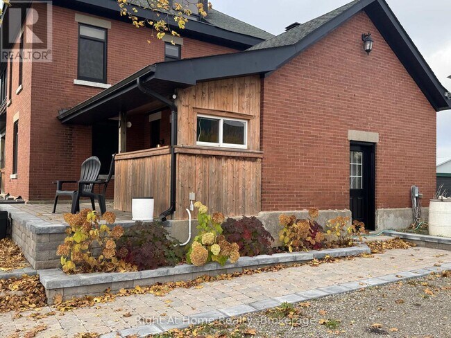 Photo - 12 Erinville Dr