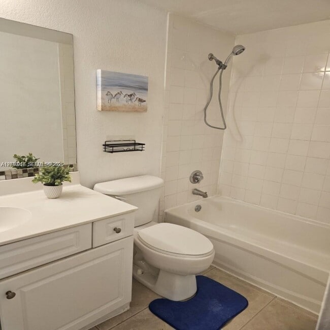 Photo - 4810 NW 79th Ave Unidad 202