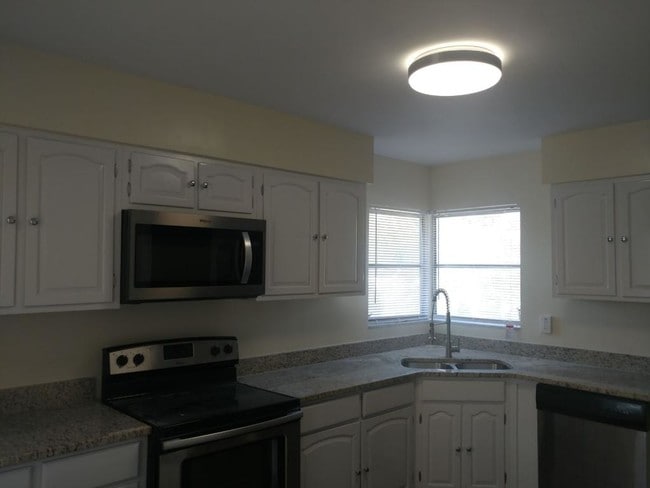 Photo - 994 Alladin Dr