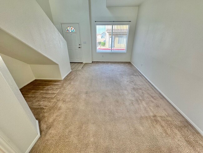 Photo - BEAUTIFUL 3 BEDROOM TOWNHOME IN HENDERSON