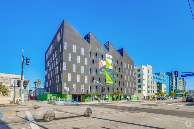 The Jagger Apartments in West Los Angeles featuring Studios, One Bedroom Apartments and Penthouse. - The Jagger Rental