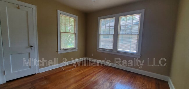 Photo - 738 Ontario St