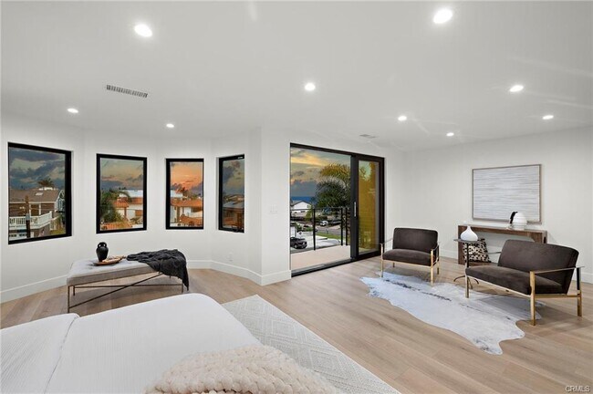 Photo - 26141 Via California