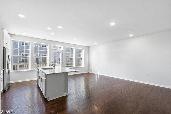 Photo - 67 Robeson St