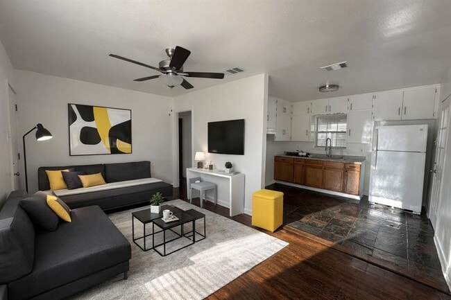 Photo - 600 Springdale Rd