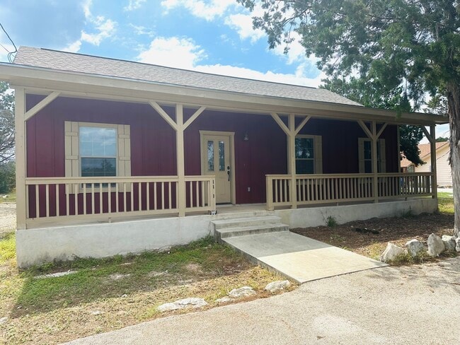 Photo - 1005 Live Oak Dr