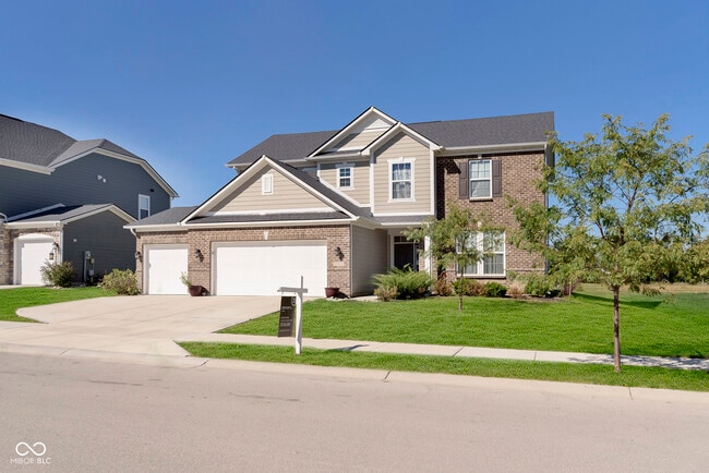 Photo - 11916 Redpoll Trl