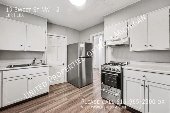 Building Photo - 19 Sweet St NW Unit 2