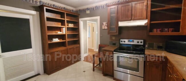 Photo - 109 S Broadway St