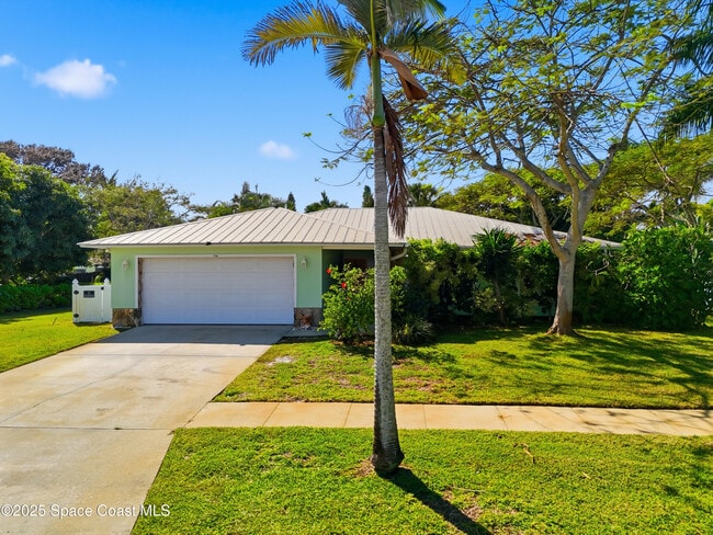 Building Photo - 2108 Rosewood Dr