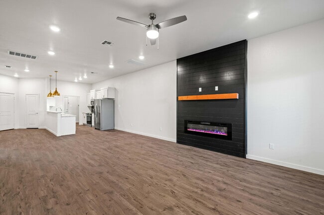 Photo - 7014 40th St