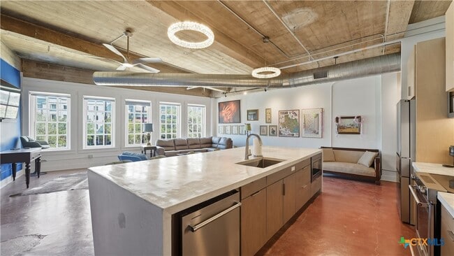 Photo - 222 Losoya St Unit 202