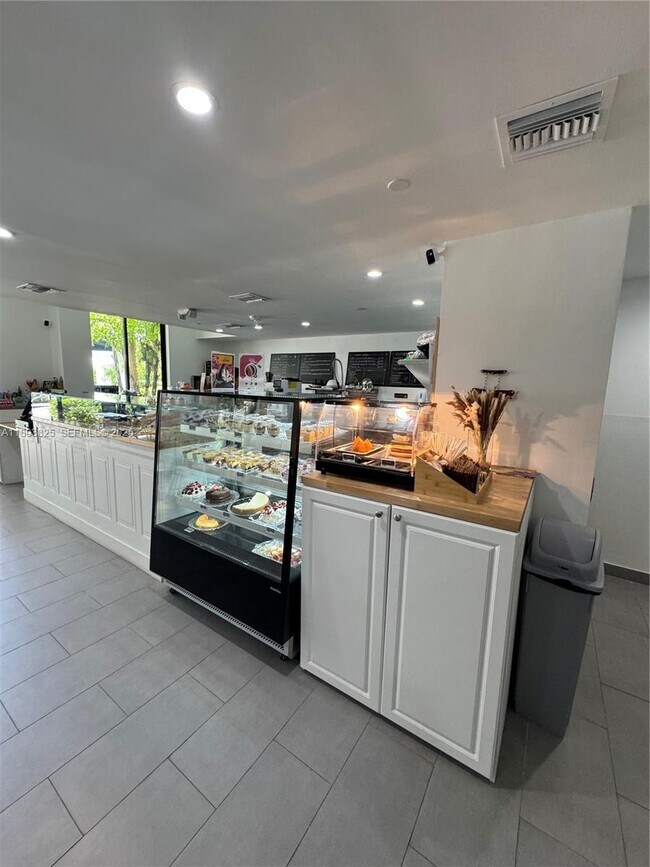 Photo - 3300 NE 192 St Unit 305