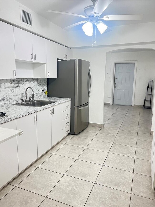 Photo - 1401 E 8th Ave