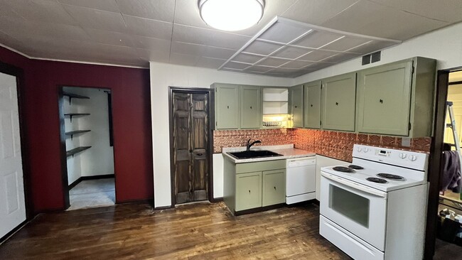 Photo - 705 E 6th St Unidad 705 E 6th St - 2