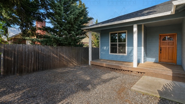 Photo - Beautiful 3 bedroom 2 bath home!