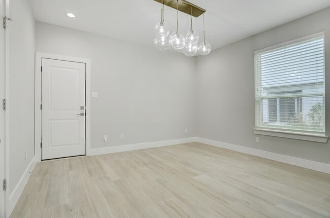 Photo - 1716 Rosewood St