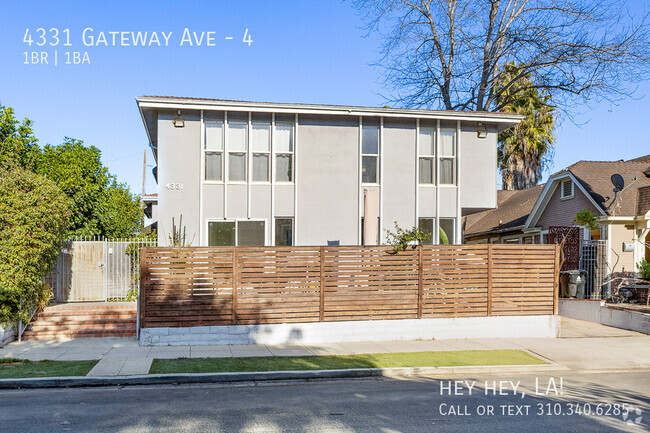 Building Photo - Silver Lake Apartment | One Bedroom | In U... Unit 4