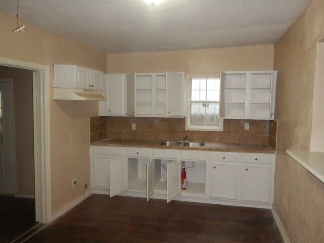 Photo - 6405 Conley St