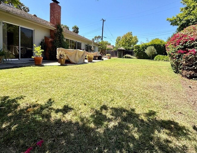 Building Photo - 225 Adair Dr