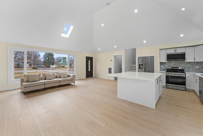 Photo - 7728 Williams St